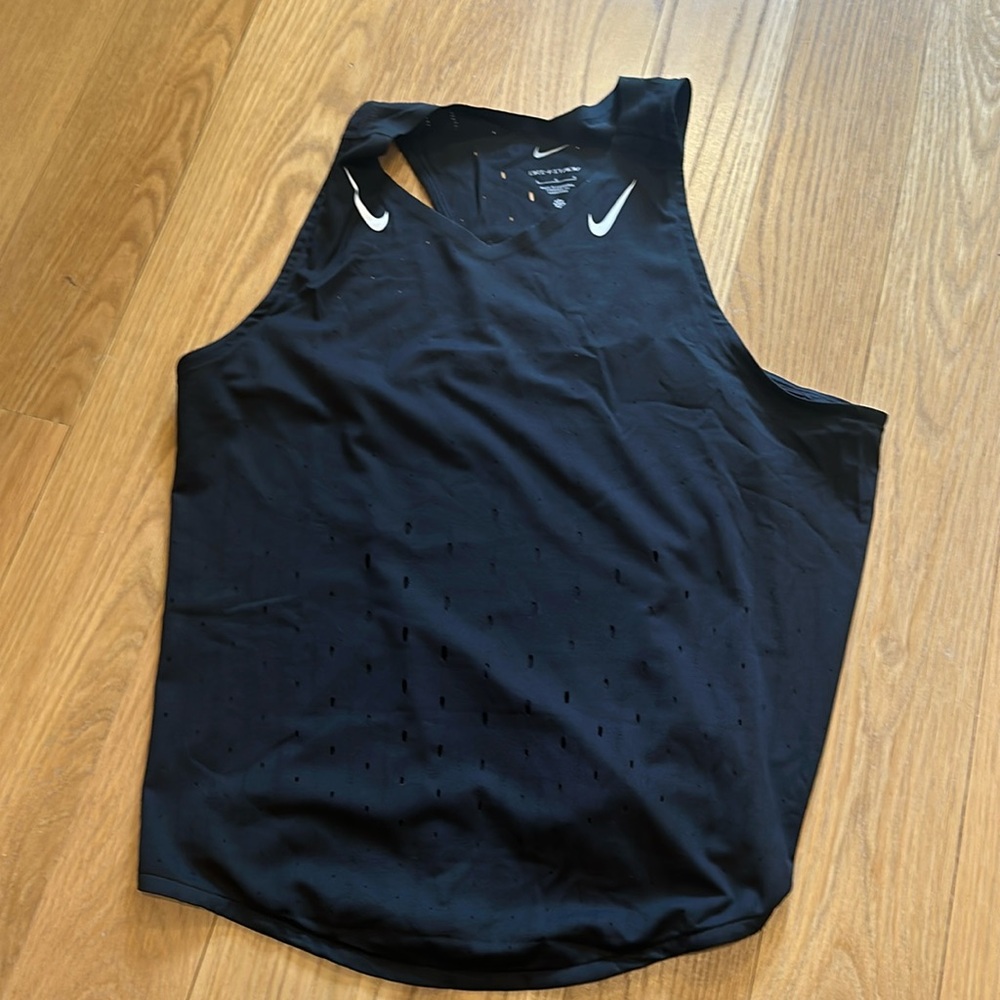 Nike AeroSwift
Women’s Dri-FIT ADV Running Singlet